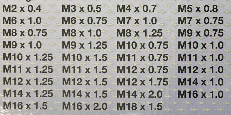 maschi-e-filiere-in-scatola-assortita-FERMEC-BGS-1900-M2-M18-110pz-totali-in-valigetta