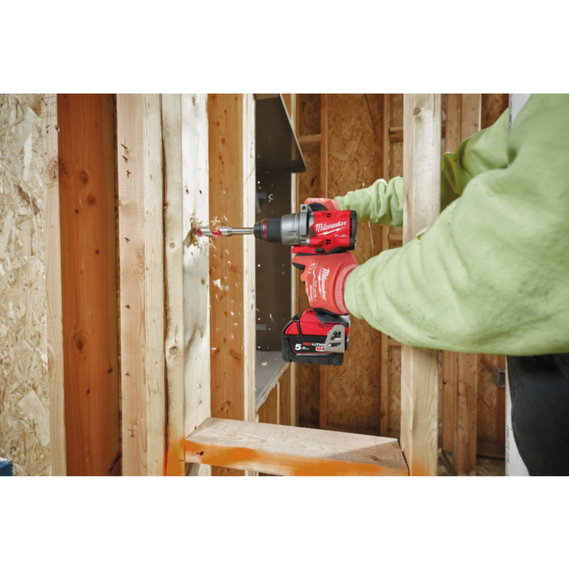 trapano-avvitatore-compatto-a-bratteria-con-motore-brushless-da-158Nm-di-coppia-a-batteria-M18-con-2-batterie-da-5.0Ah-e-caricabatterie-in-valigetta-MILWAUKEE-FDD3-502X-4933479863